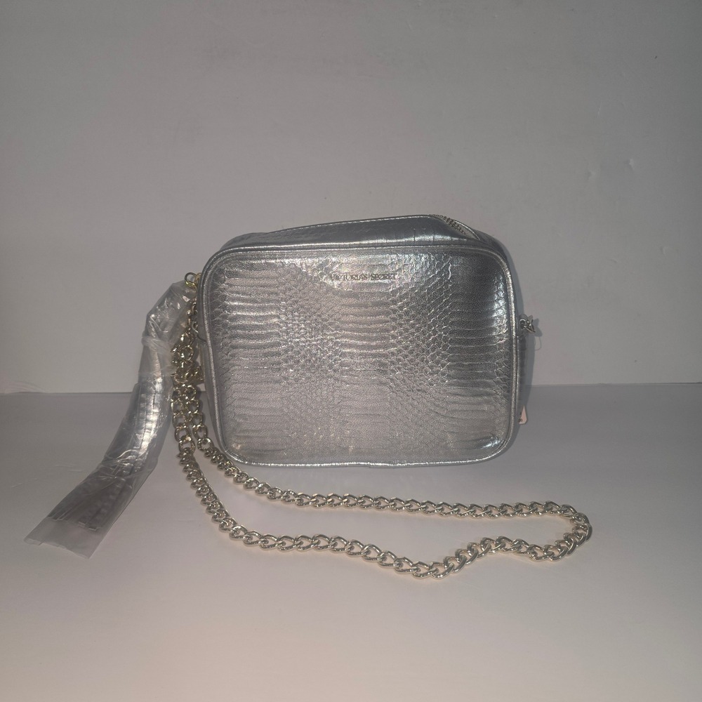 NWT Victoria's Secret Fashion Show Crossbody Bag Metallic Silver MSRP $70 - Picture 2 of 8